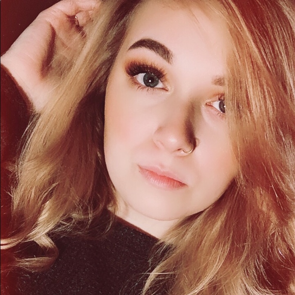Meet your Posher, Kayla